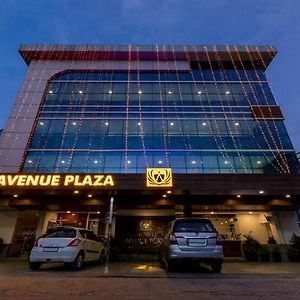 Airport Avenue Plaza